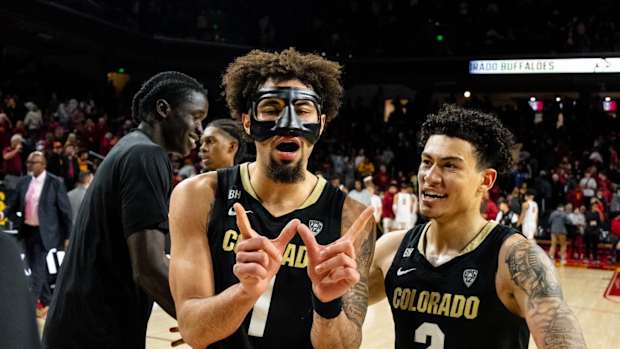 Colorado Buffaloes celebrating win at USC
